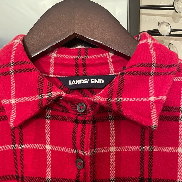 Lands End woman’s red plaid long sleeve top with stretch. Preowned in great cond - Picture 2 of 14